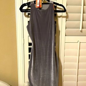 Gorgeous form-fitting, suede material in grey, NWT Gianni Bini midi. Size XS